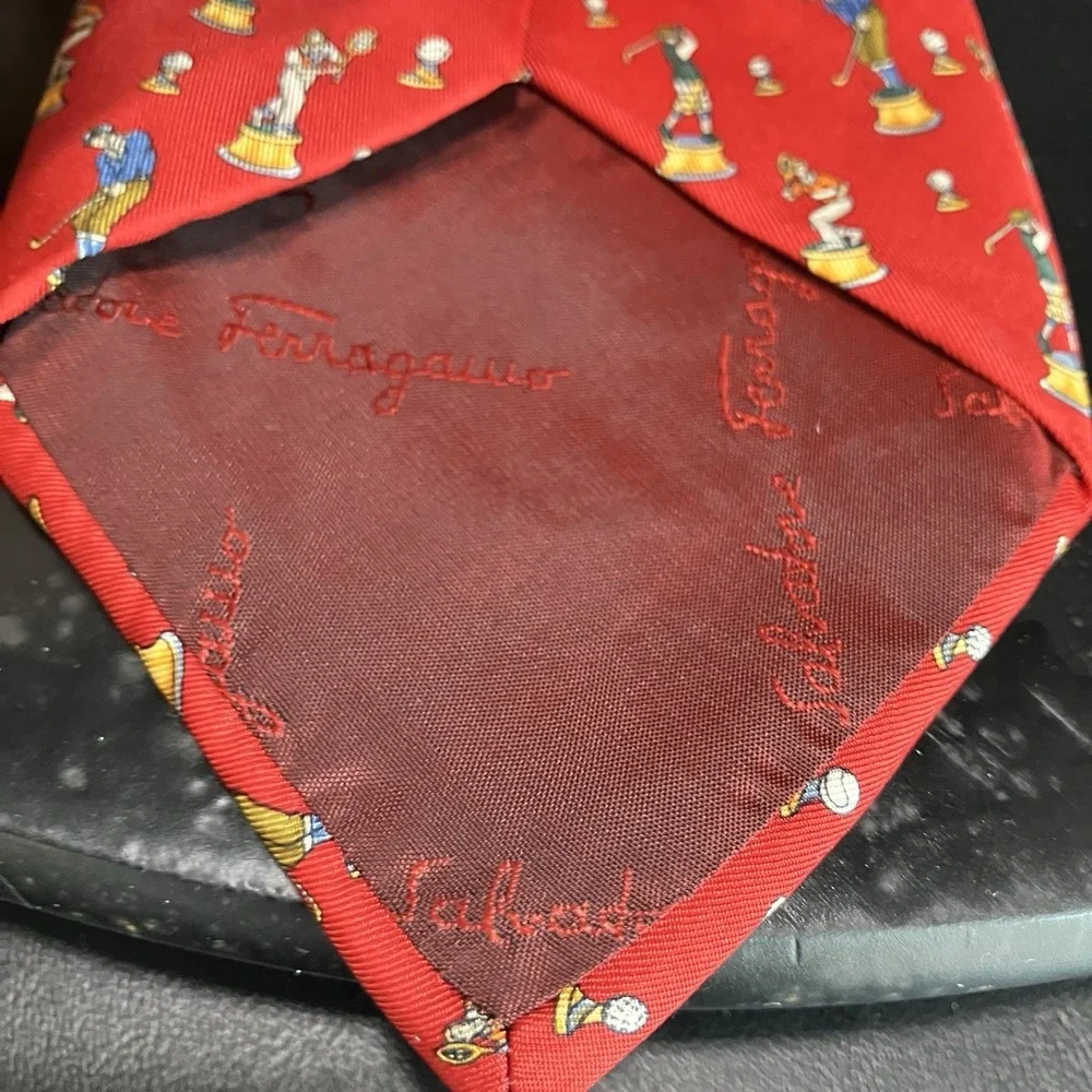 Salvatore Ferragamo Silk Necktie Red Golf Player Trophy Novelty Print Made Italy